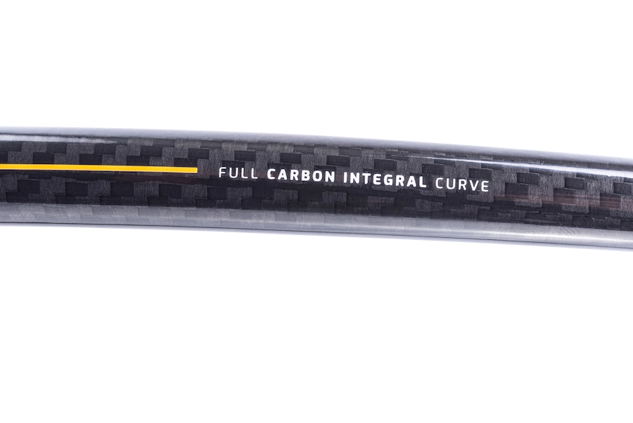 Photo HD du détail du carbone d'un bâton de marche nordique ultra-léger